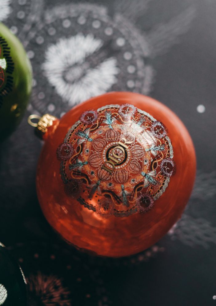 dior vianočná kolekcia porcelán vankúše bytové doplnky vianočné ozdoby gule