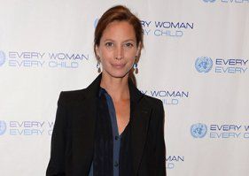 OUTFIT DŇA Christy Turlington