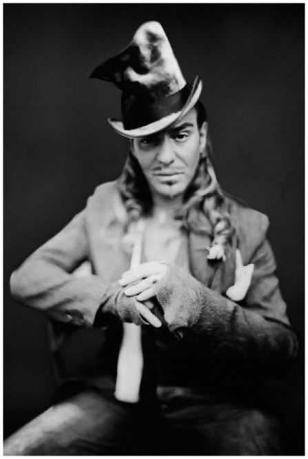 John_Galliano_peticia_01