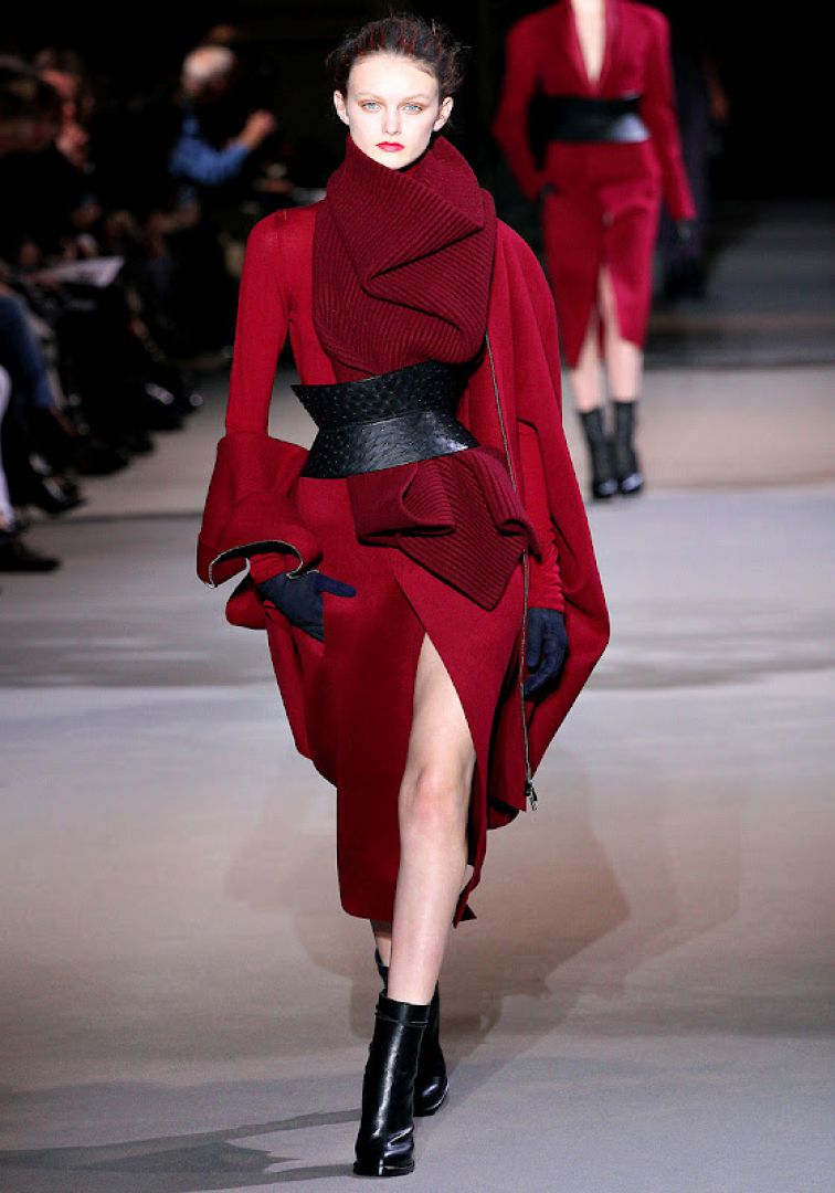 SHAW12_burgundy_haider_ackermann_uvodny